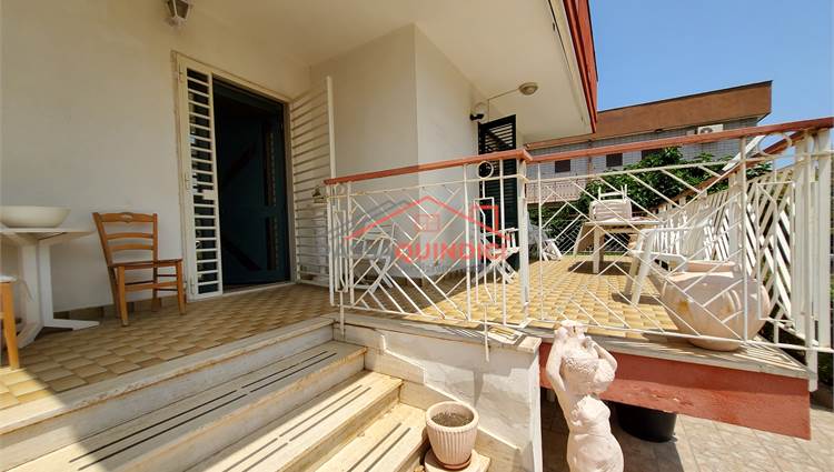 ingresso villa