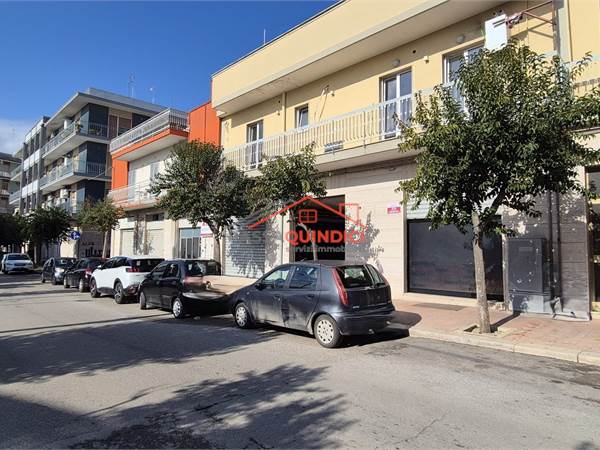 Locale in affitto in Triggiano alla Via Alcide De Gasperi