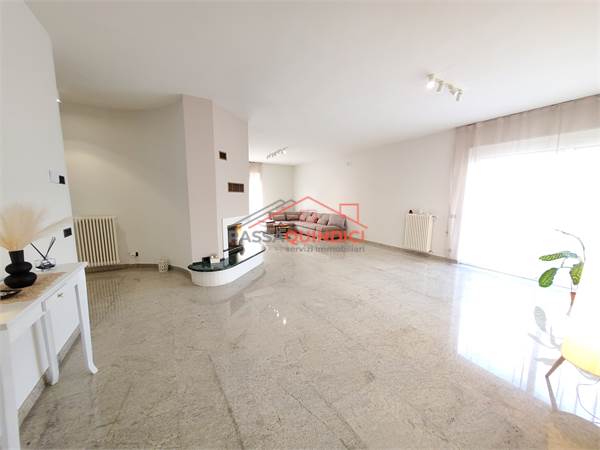 Appartamento 5 vani in  Vendita a Triggiano (BA) Via Vespucci  5