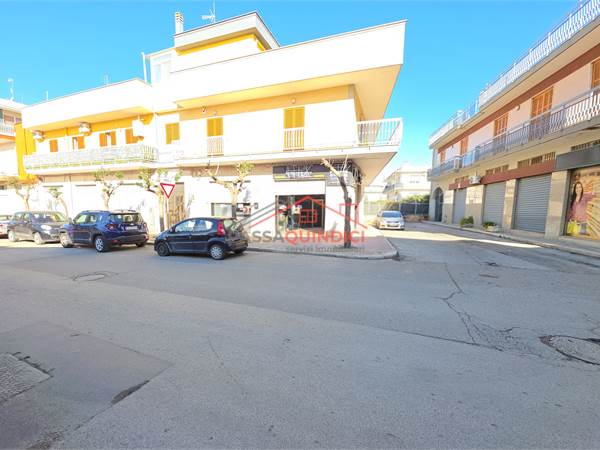 Negozio in Vendita a Triggiano (BA) Via Alcide De Gasperi 52