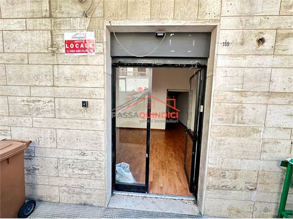 Negozio/ufficio in Affitto a Triggiano